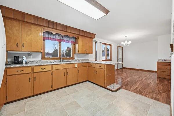 $355,000 | 158 Pleasant Street, Clinton, ME 04927