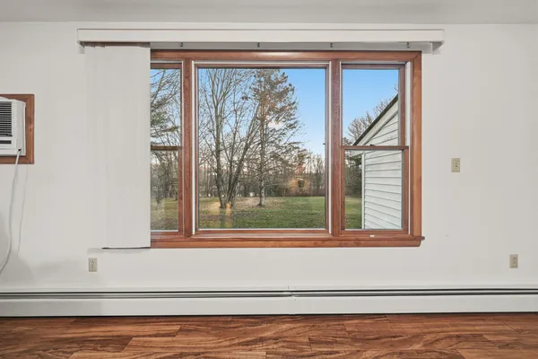 $355,000 | 158 Pleasant Street, Clinton, ME 04927