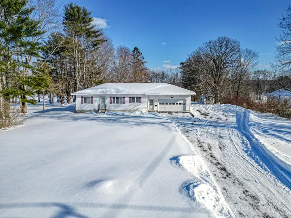 $355,000 | 158 Pleasant Street, Clinton, ME 04927