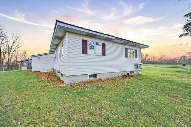 $350,000 | 158 Pleasant Street, Clinton, ME 04927