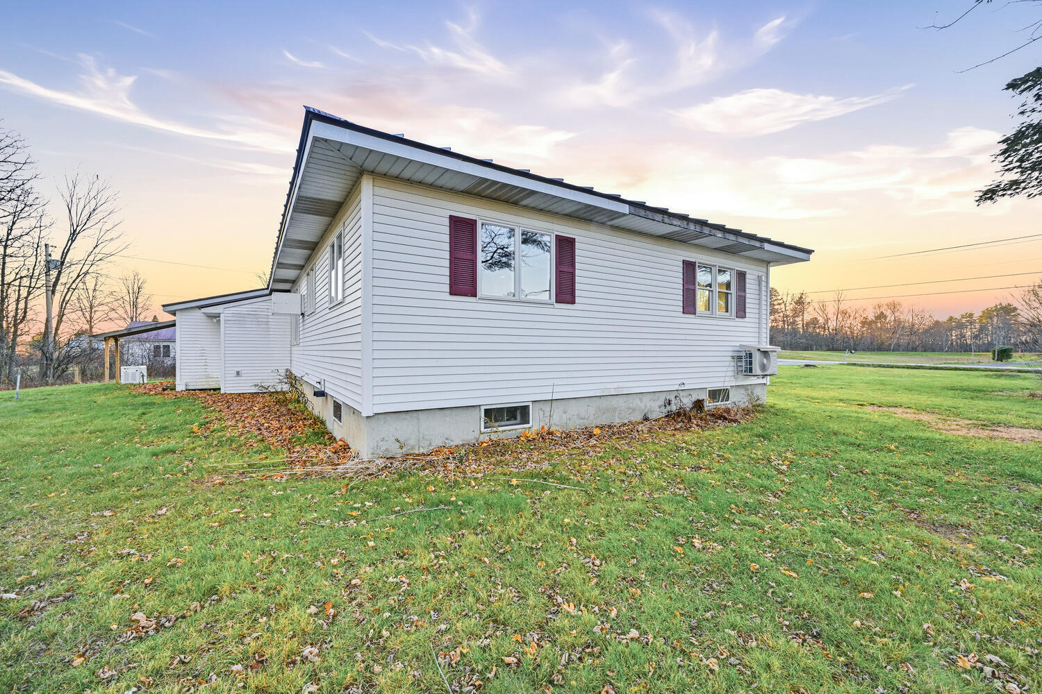 158 Pleasant Street Clinton, ME 04927 - Photo 45 of 55 158 Pleasant St Clinton-large-021-030-gr