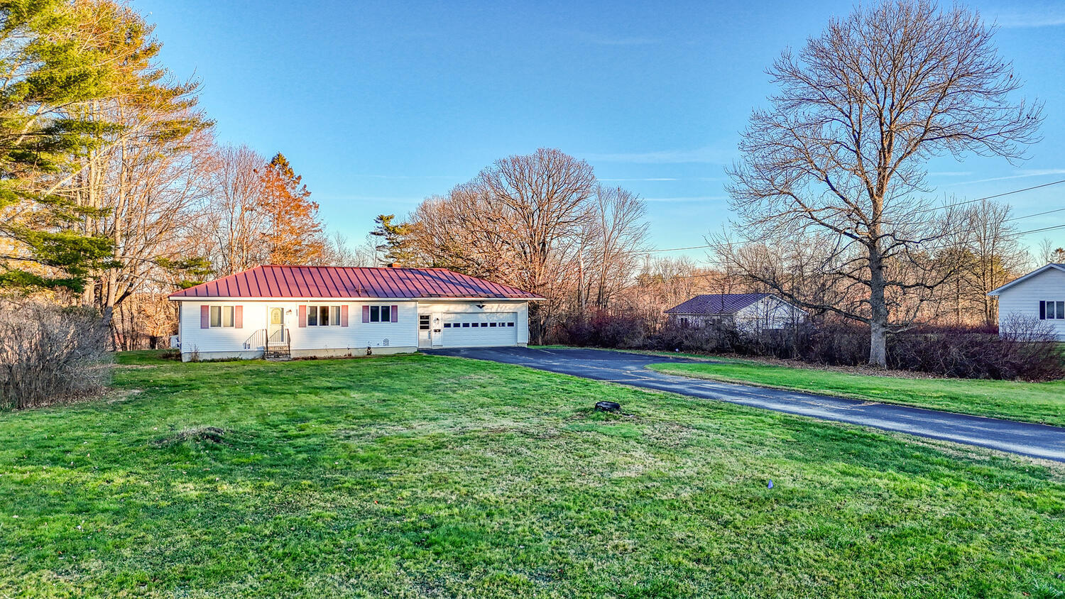 158 Pleasant Street Clinton, ME 04927 - Photo 9 of 65 158 Pleasant St Clinton-large-003-003-ae