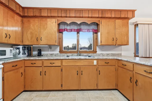 $350,000 | 158 Pleasant Street, Clinton, ME 04927