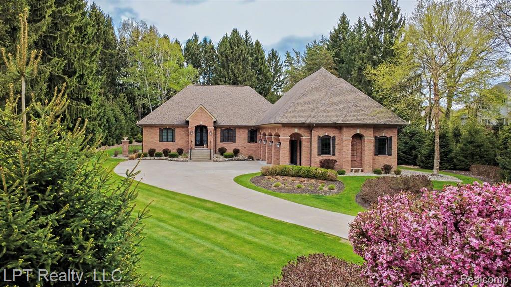 4525 Mapleton Drive Howell, MI 48843 - Photo 1 of 47 Gallery Image 1
