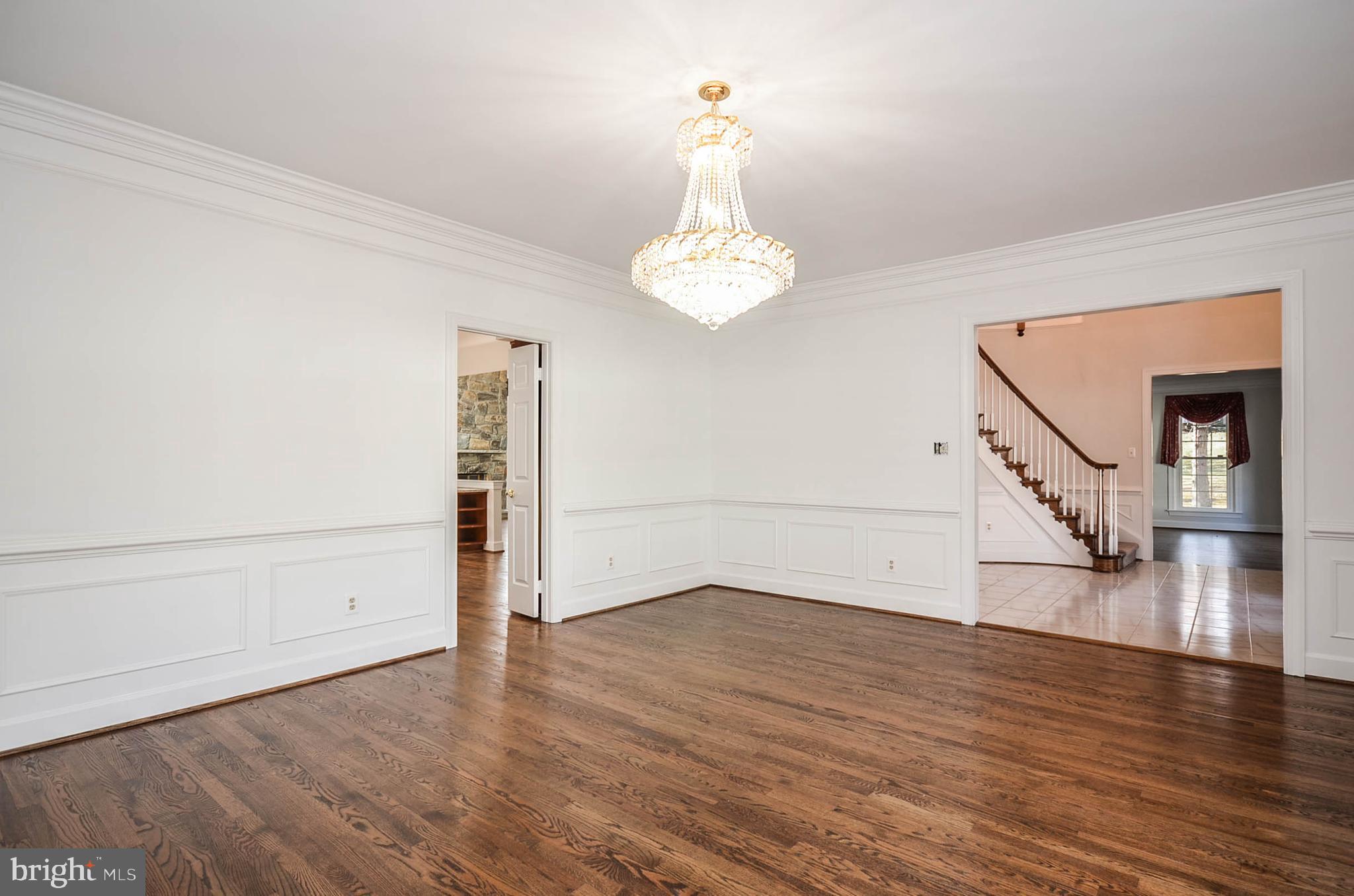 12009 Wetherfield Lane Potomac, MD 20854 - Photo 6 of 86 Grand 2-story foyer