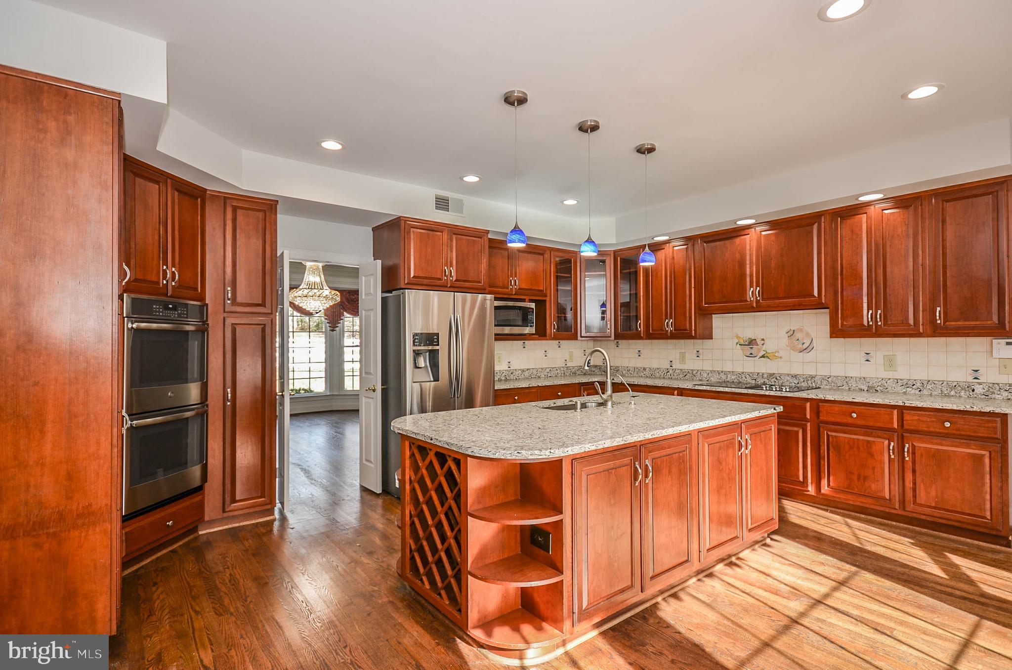 12009 Wetherfield Lane Potomac, MD 20854 - Photo 7 of 86