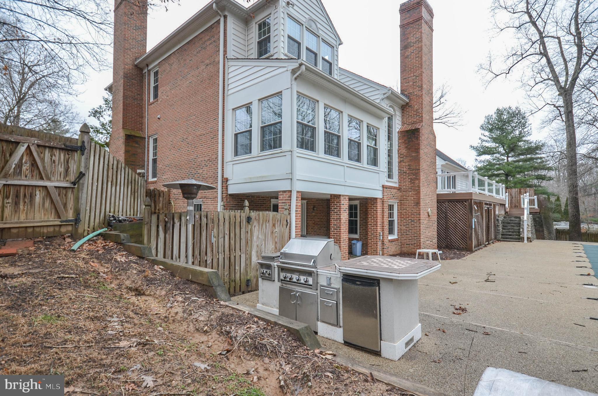 12009 Wetherfield Lane Potomac, MD 20854 - Photo 79 of 86 Outdoor Gas Grill Conveys!