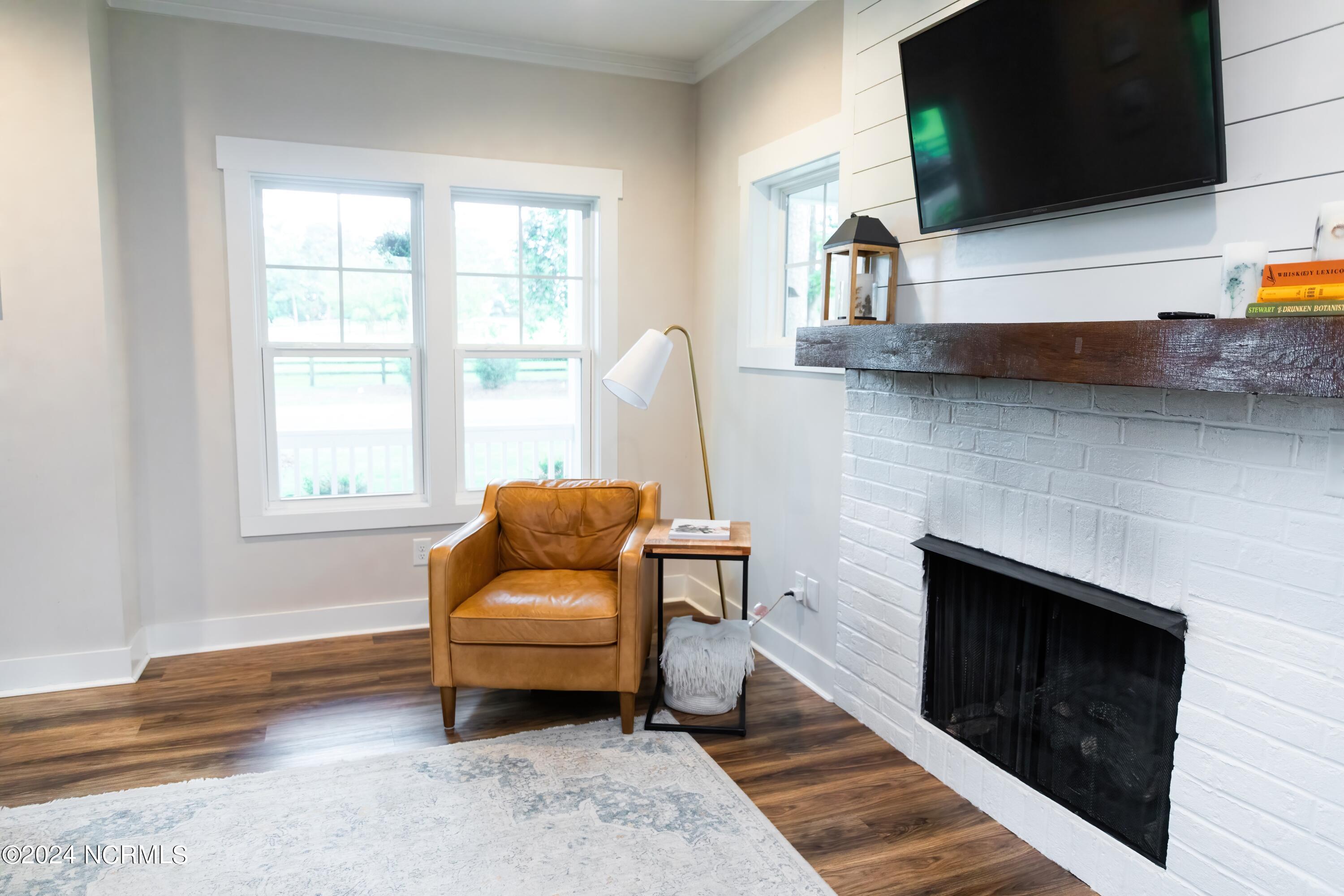 390 Sheldon Road Southern Pines, NC 28387 - Photo 7 of 57 Living Room