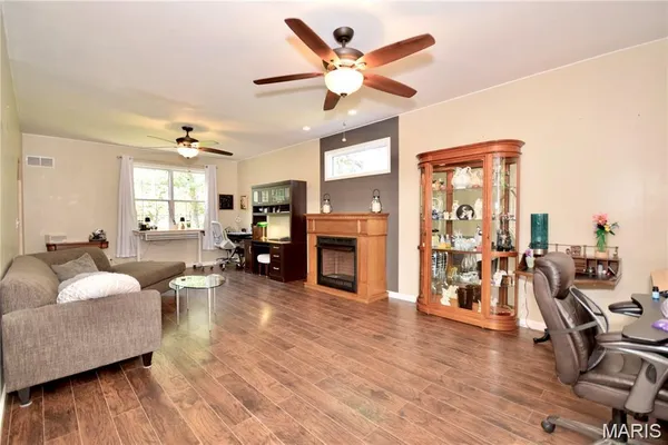 $409,900 | 9965 Shiloh Drive, Hillsboro, MO 63050