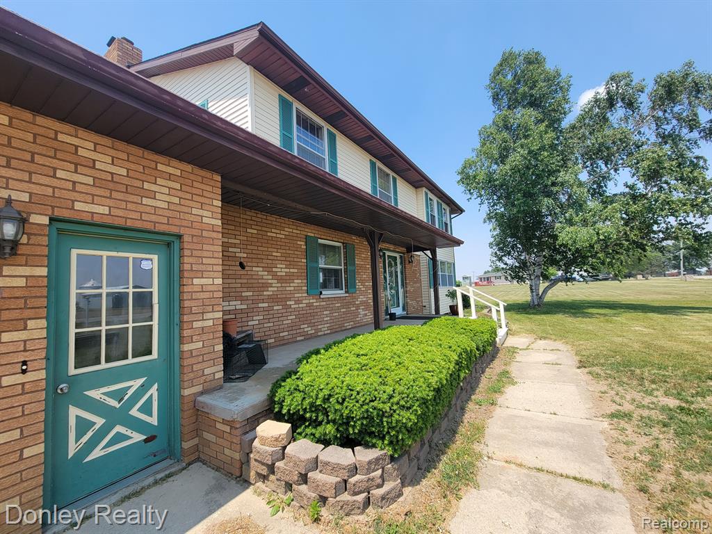 2764 South Decker Road Marlette, MI 48453 - Photo 3 of 50