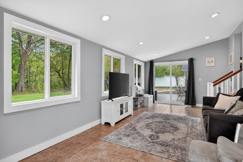 31 Mountview Drive Clinton, MA 01510 - Photo 16 of 28