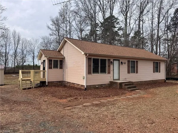 $1,500 | 2505 Highway 54, Graham, NC 27253