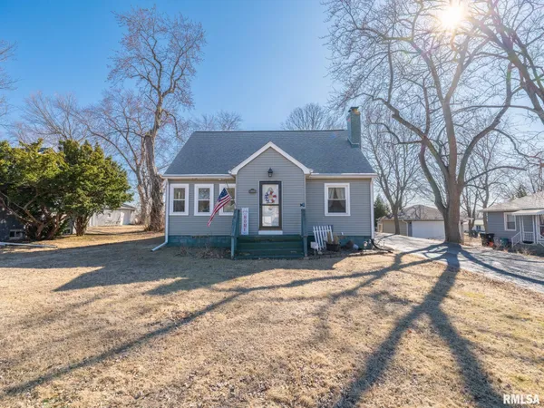 $199,900 | 820 West Shenandoah Drive, Peoria, IL 61614