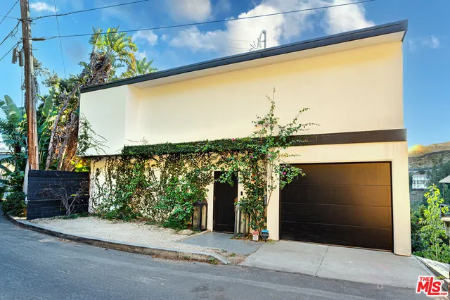 $12,000 | 8560 Franklin Avenue, Los Angeles, CA 90069