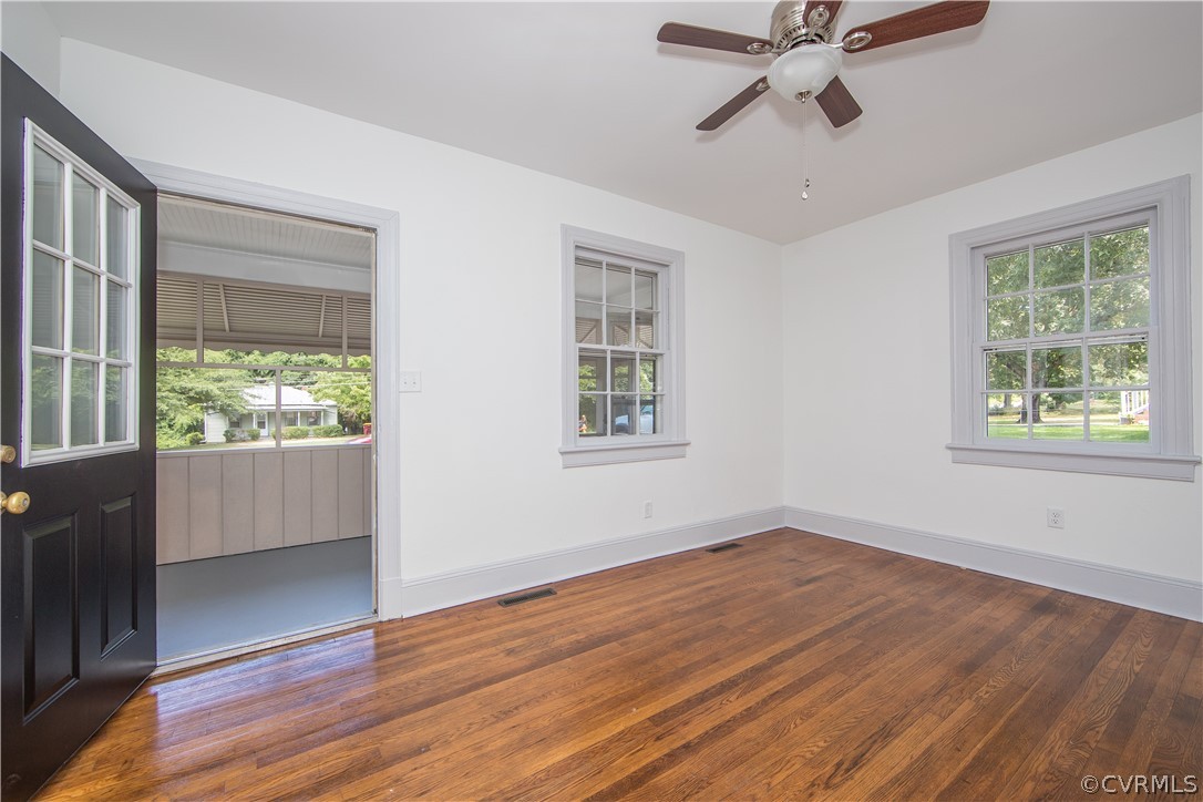 514 Graham Road Petersburg, VA 23805 - Photo 5 of 21 Gallery Image 5