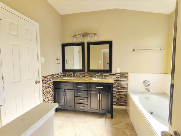 $2,300 | 6334 Richland Hills Drive, Katy, TX 77494