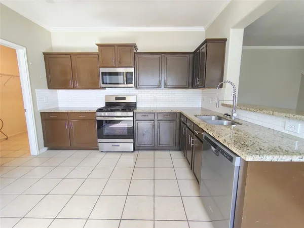 $2,300 | 6334 Richland Hills Drive, Katy, TX 77494