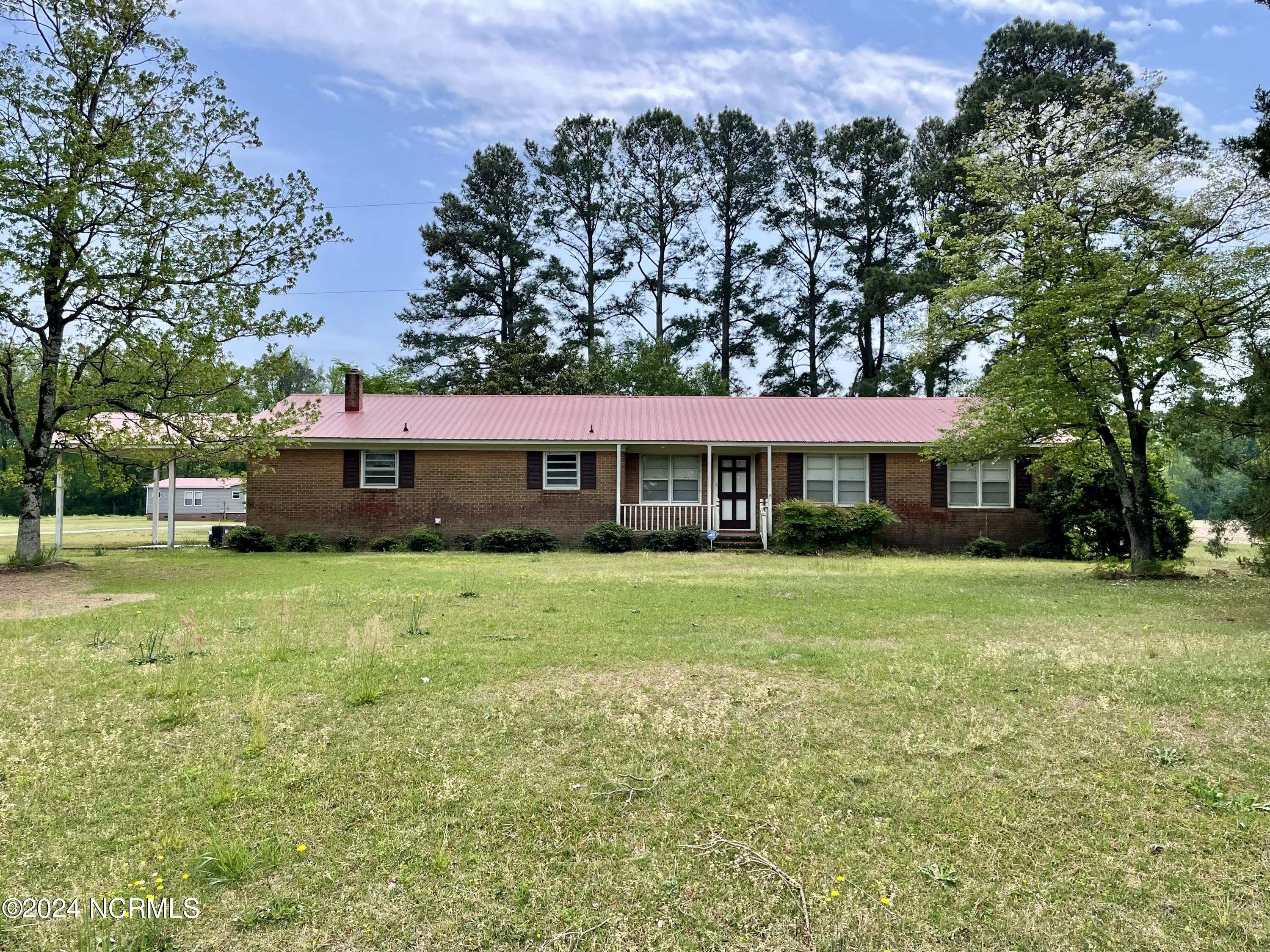 1222 Meadow Branch Road Williamston, NC 27892 - Photo 2 of 39 Front of home