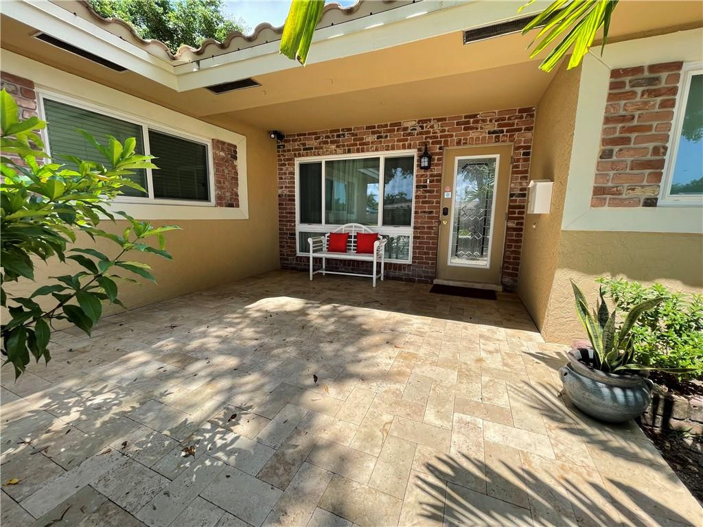 2071 Northeast 27th Street Lighthouse Point, FL 33064 - Photo 3 of 26 Photo 3