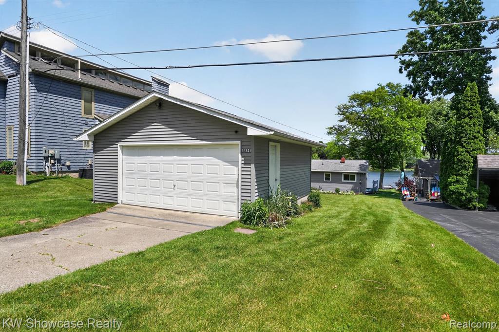 5854 Bullard Road Fenton, MI 48430 - Photo 2 of 47