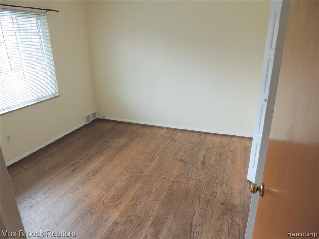 931 North Adams Road, Unit 8 Birmingham, MI 48009 - Photo 6 of 7 Bedroom #2.JPG