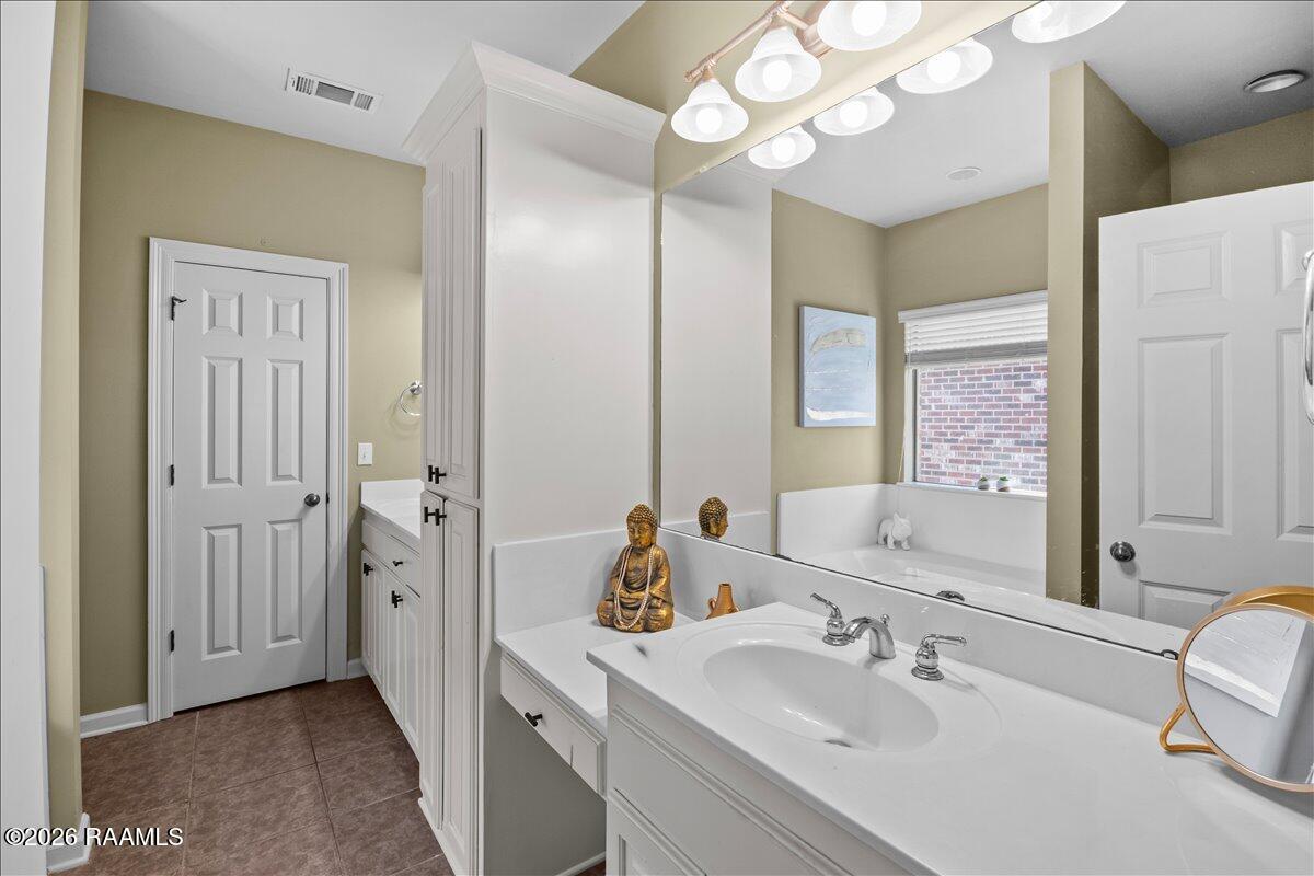 3172 Nicholson Lake Drive Baton Rouge, LA 70810 - Photo 10 of 17 09-HDR_9955