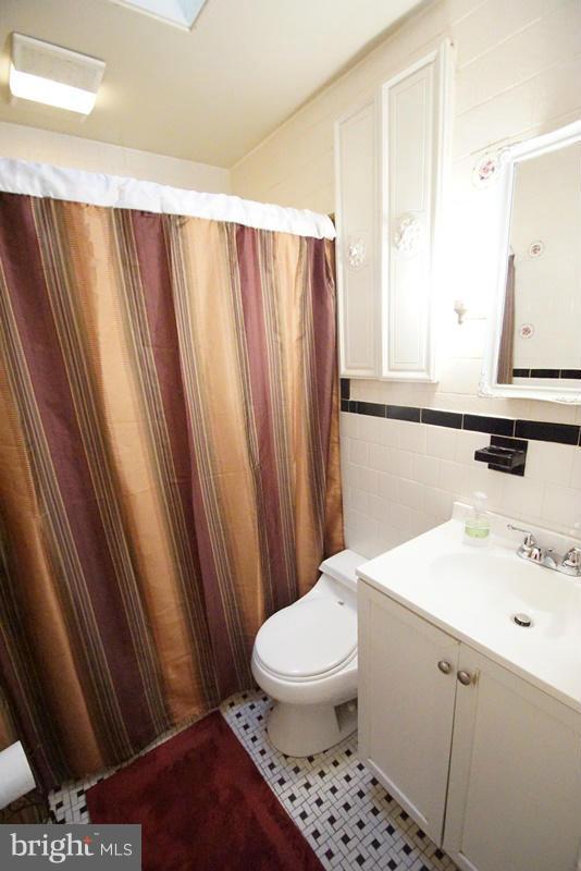 7757 Eastdale Road Baltimore, MD 21224 - Photo 7 of 15 Bath