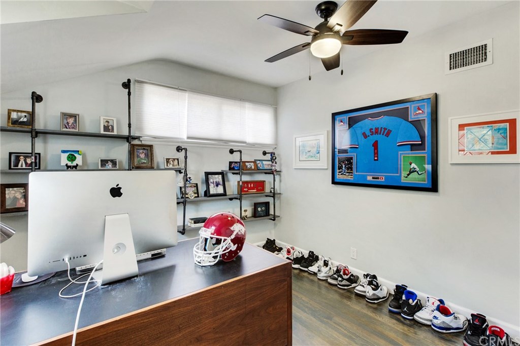 7112 Murietta Avenue Van Nuys, CA 91405 - Photo 17 of 68