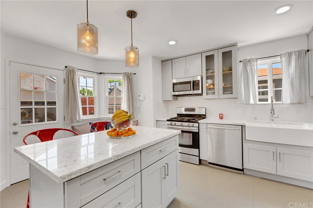 7112 Murietta Avenue Van Nuys, CA 91405 - Photo 25 of 68