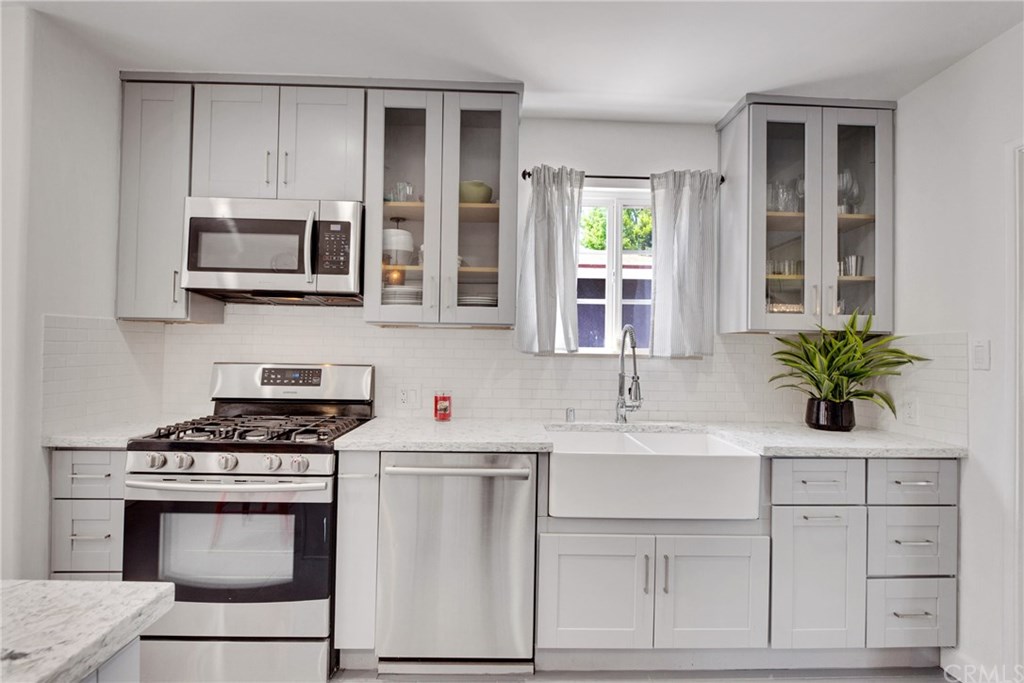 7112 Murietta Avenue Van Nuys, CA 91405 - Photo 28 of 68