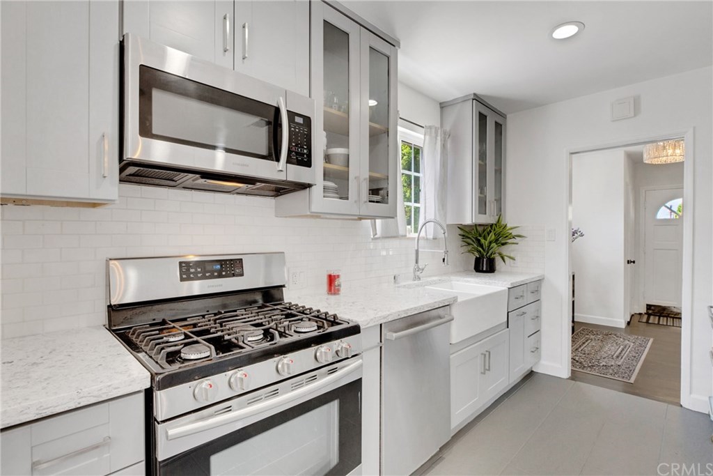 7112 Murietta Avenue Van Nuys, CA 91405 - Photo 29 of 68