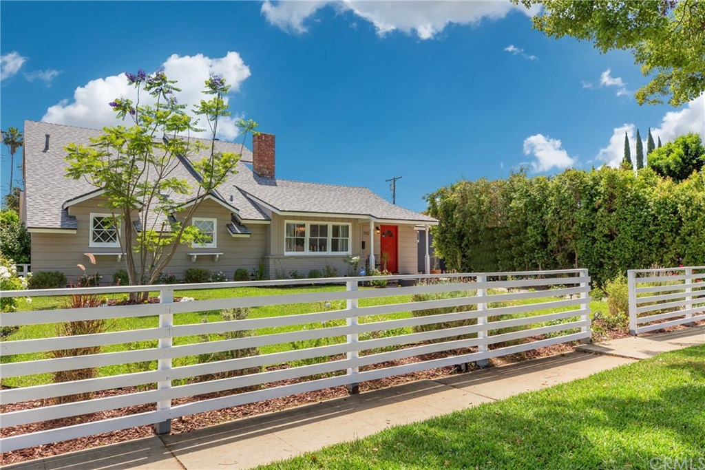 7112 Murietta Avenue Van Nuys, CA 91405 - Photo 5 of 68