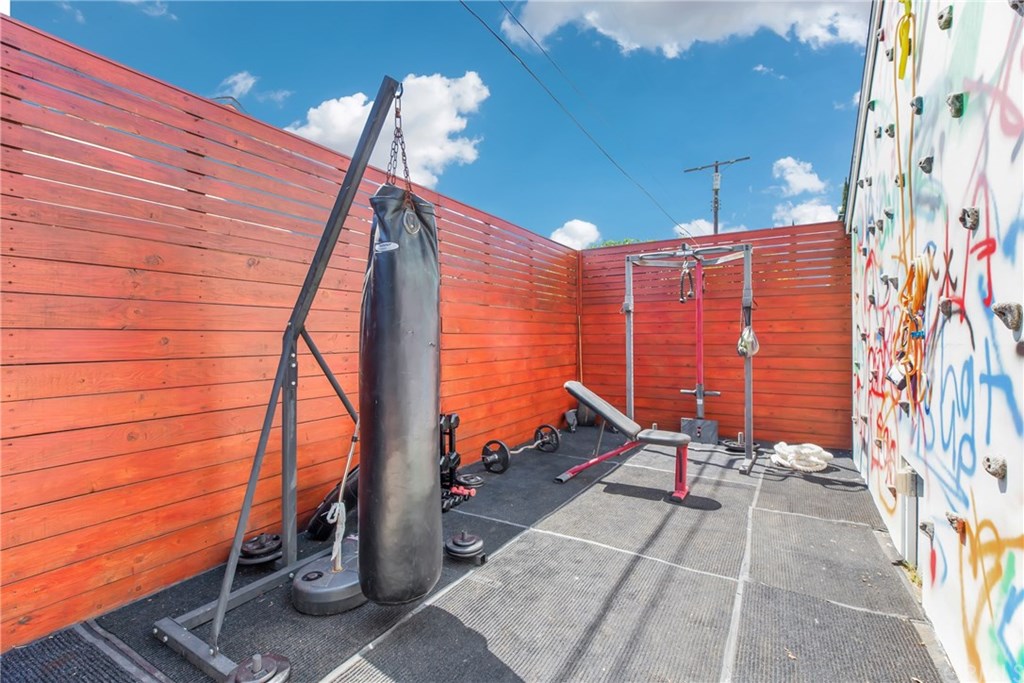 7112 Murietta Avenue Van Nuys, CA 91405 - Photo 66 of 68