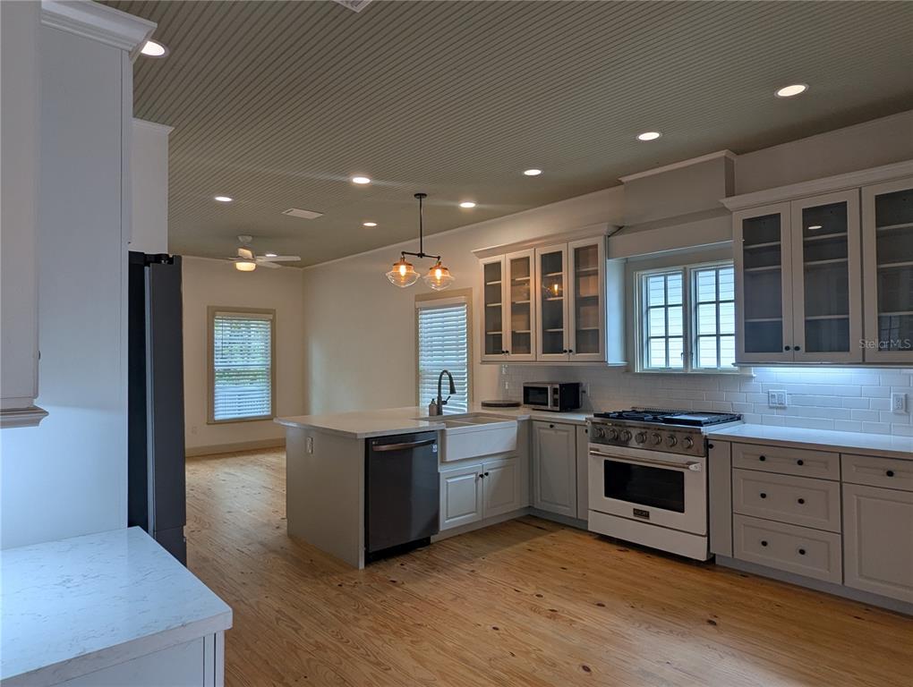 720 Northwest 3 Street Gainesville, FL 32601 - Photo 5 of 54