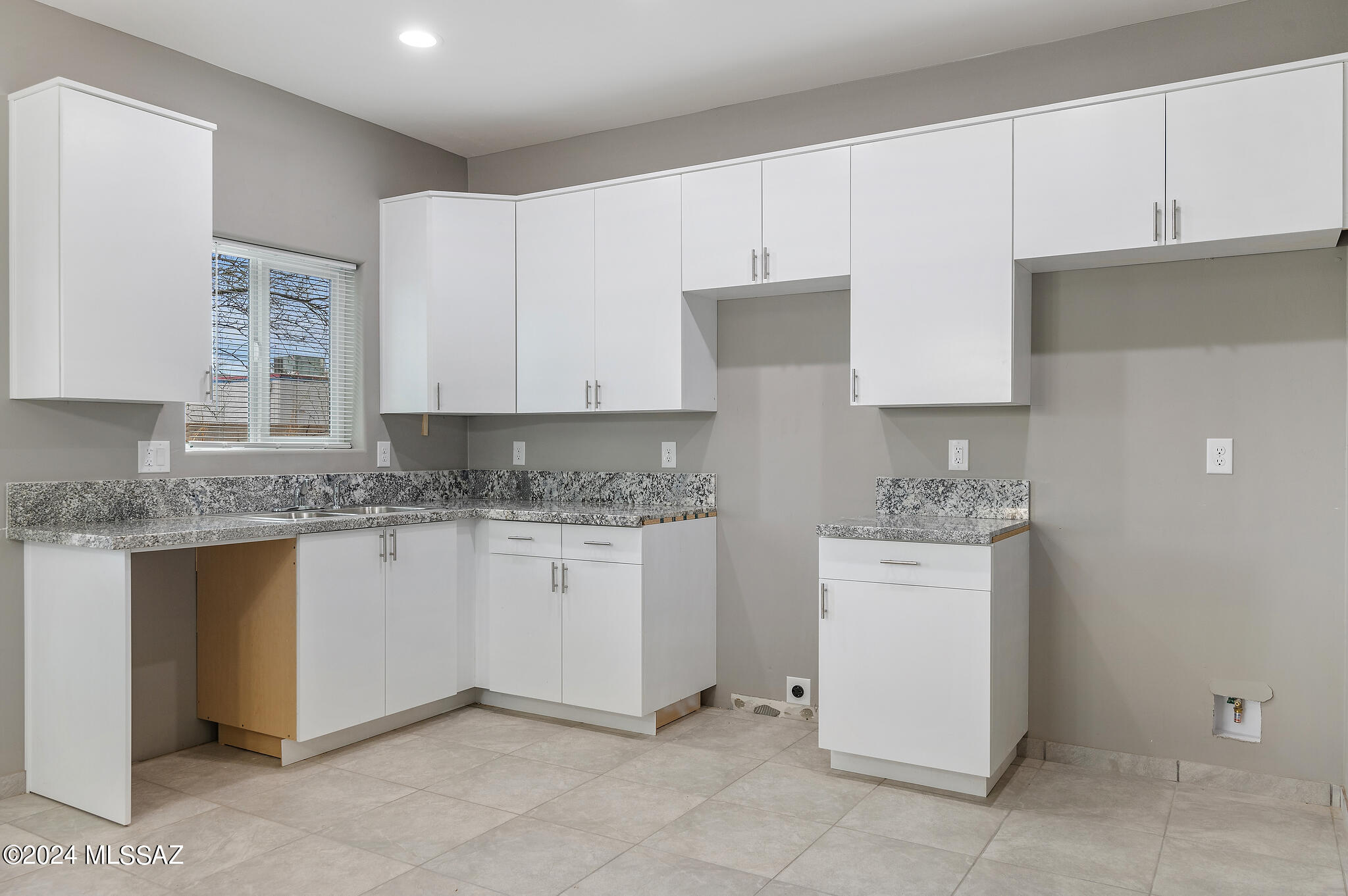 3395 East Mossman Road Tucson, AZ 85706 - Photo 15 of 26 Gallery Image 15