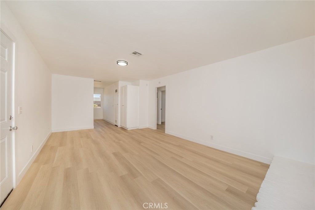 13336 Mohawk Road Apple Valley, CA 92308 - Photo 7 of 32