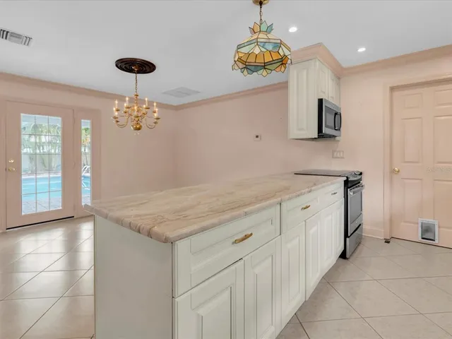 $650,000 | 8235 39th Avenue North, St. Petersburg, FL 33709