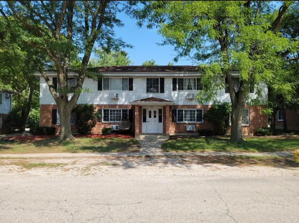 $1,700 | 397 Poplar Avenue, Unit 2E, Antioch, IL 60002