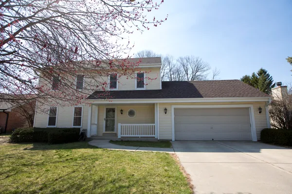 $483,900 | 4445 South Longview Drive, New Berlin, WI 53151