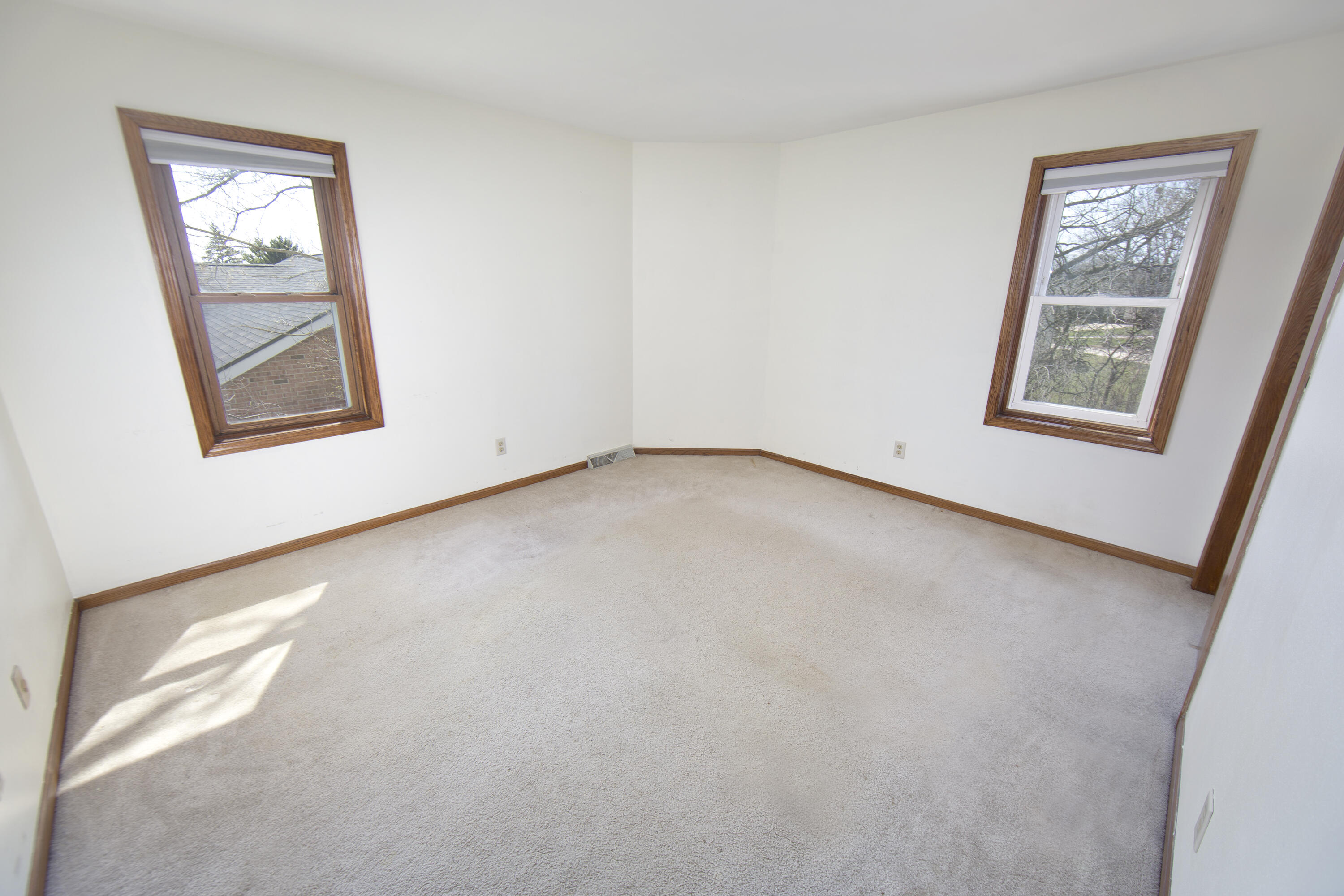 4445 South Longview Drive New Berlin, WI 53151 - Photo 15 of 25 Bedroom 2