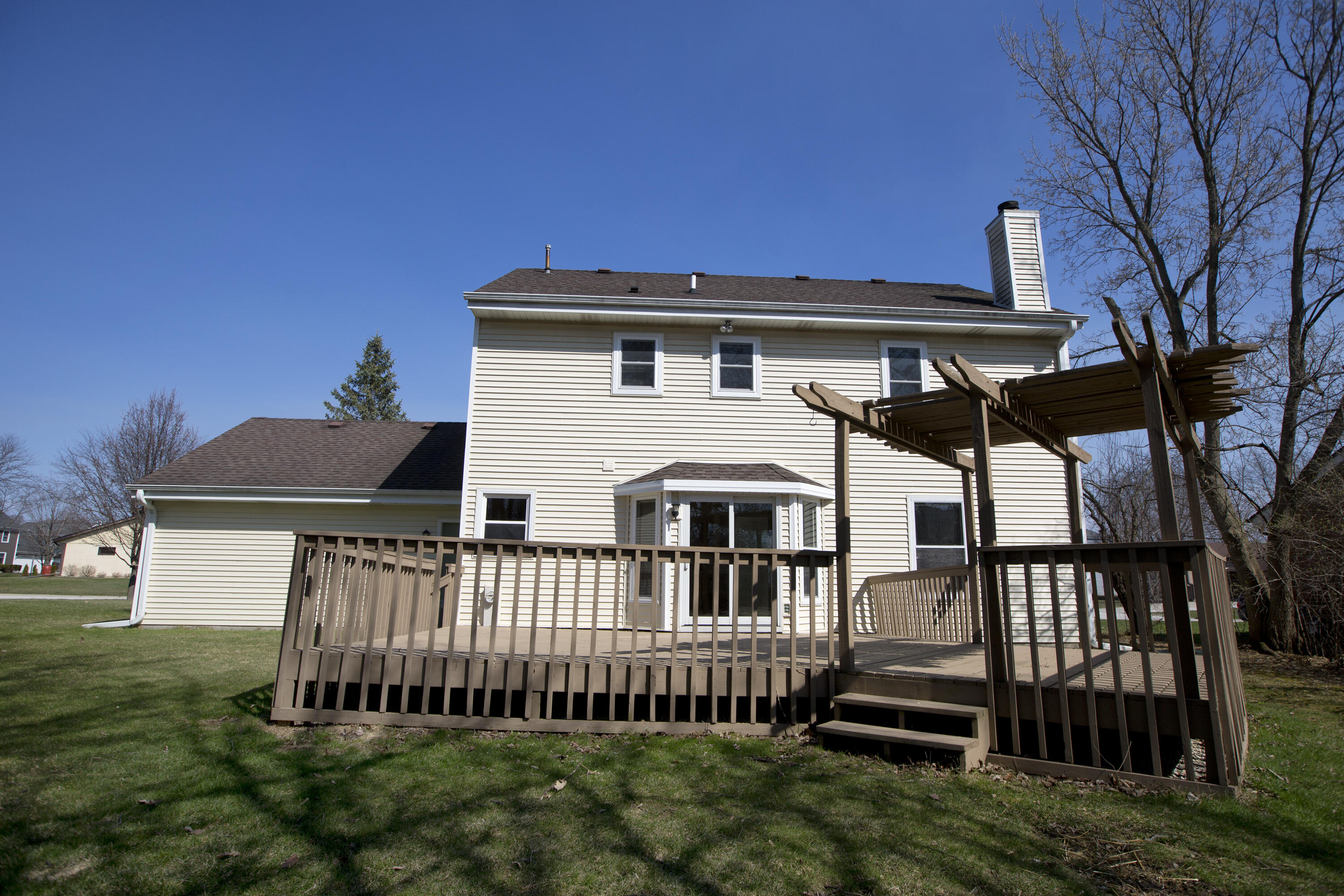 4445 South Longview Drive New Berlin, WI 53151 - Photo 21 of 25 Back of Home