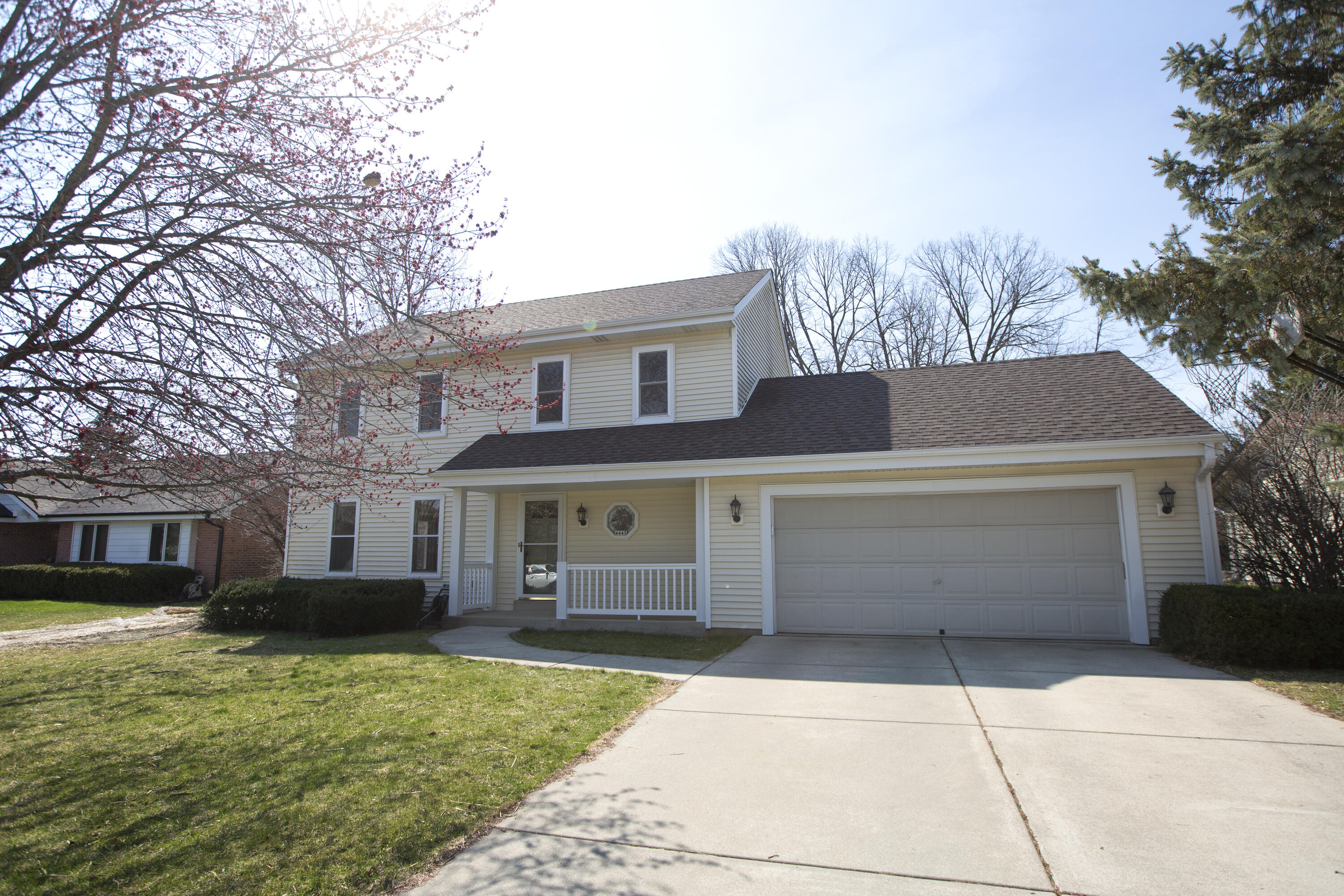 4445 South Longview Drive New Berlin, WI 53151 - Photo 25 of 25 Attached 2 car Garage