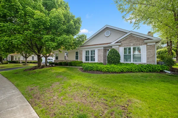 $330,000 | 21445 West Douglas Lane, Plainfield, IL 60544