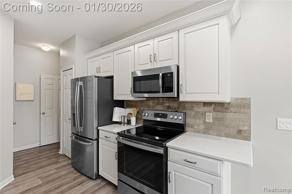 7056 Green Farm Road West Bloomfield, MI 48322 - Photo 3 of 25 Gallery Image 3