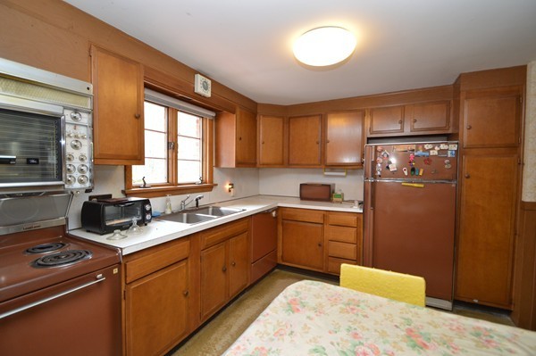 2 Fatima Road Stoneham, MA 02180 - Photo 7 of 11