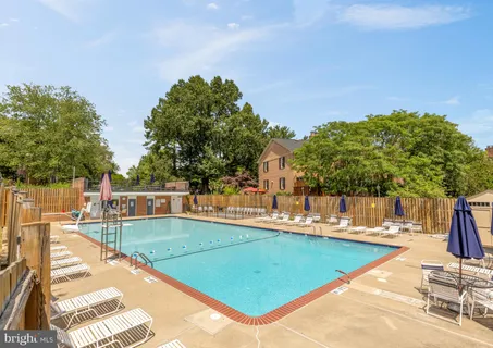 $625,000 | 8221 Dr Craik Court, Alexandria, VA 22306
