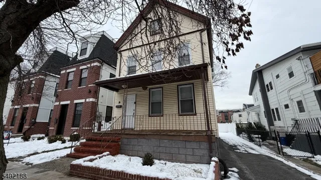 $2,600 | 9 Washington Street, Unit 1, Montclair, NJ 07042