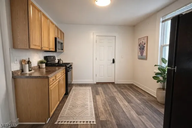 $2,600 | 9 Washington Street, Unit 1, Montclair, NJ 07042