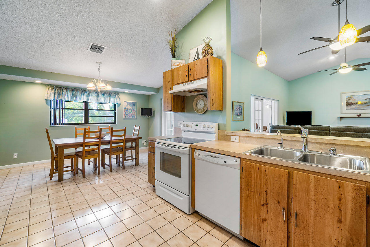 11654 Quiet Waters Lane Boca Raton, FL 33428 - Photo 15 of 47 015-11654QuietWatersLn-BocaRaton-FL-smal