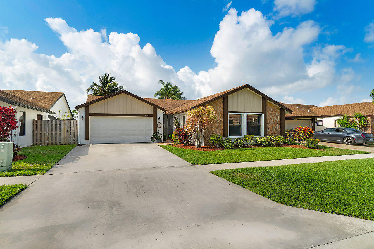 11654 Quiet Waters Lane Boca Raton, FL 33428 - Photo 3 of 47 003-11654QuietWatersLn-BocaRaton-FL-smal